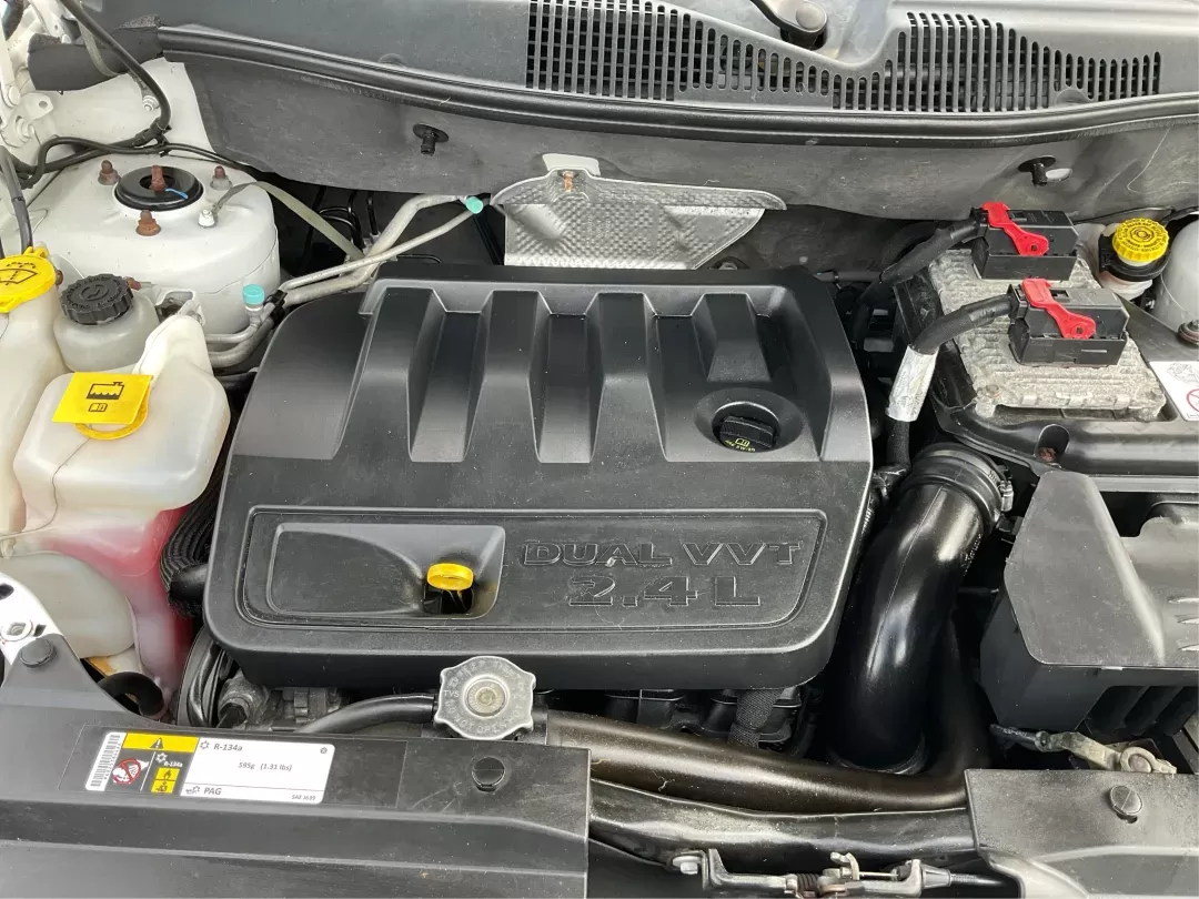 2015 Jeep Compass Sport (1C4NJDBB6FD) with an 2.4L I-4 DOHC engine, located at 1099 N County Rd 25A , Troy, OH, 45373, (937) 908-9800, 40.057079, -84.212883 - 2015 Jeep Compass Sport - Photo#10