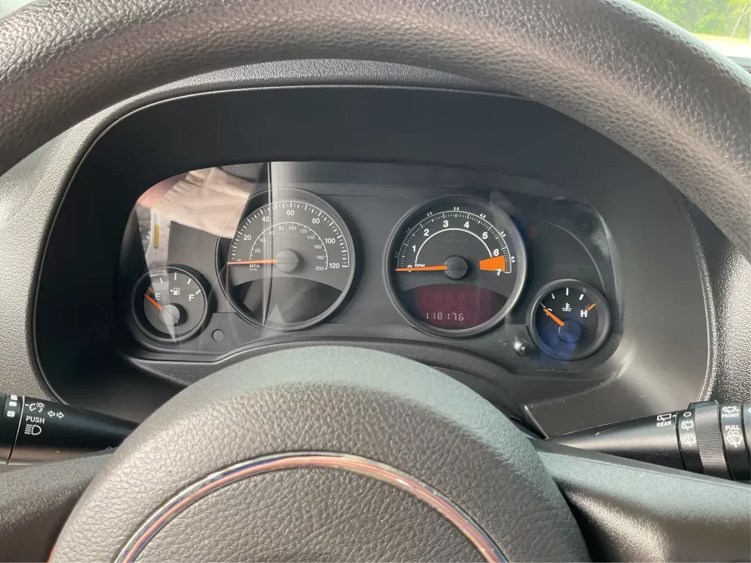 2015 Jeep Compass Sport (1C4NJDBB6FD) with an 2.4L I-4 DOHC engine, located at 1099 N County Rd 25A , Troy, OH, 45373, (937) 908-9800, 40.057079, -84.212883 - 2015 Jeep Compass Sport - Photo#14