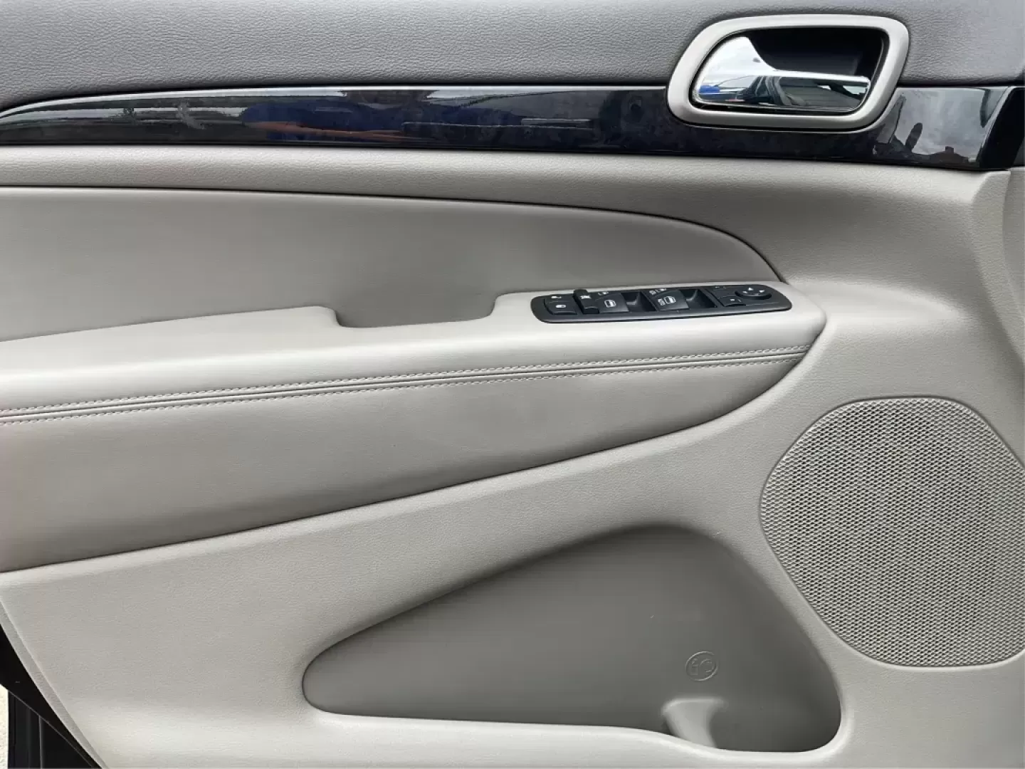 2013 Jeep Grand Cherokee Laredo (1C4RJFAGXDC) with an Other engine, located at 8750 N County Rd 25A, Piqua, OH, 45356, (937) 908-9800, 40.164391, -84.232513 - Photo#19