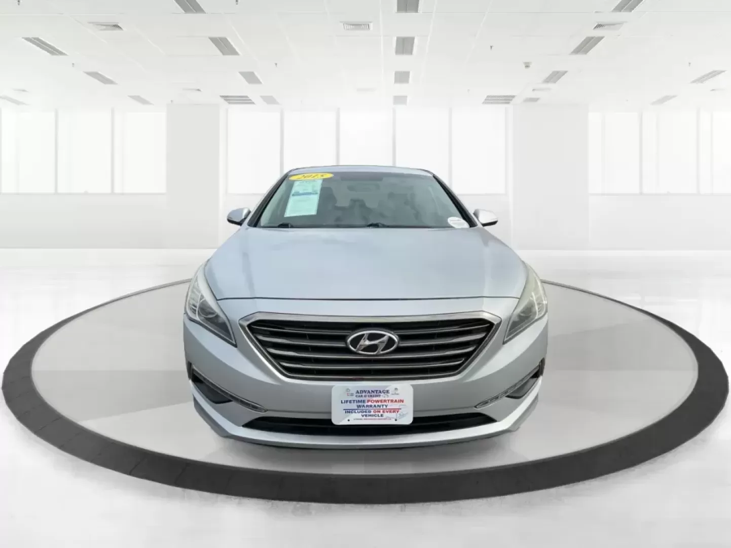 2015 Hyundai Sonata Limited (5NPE34AF6FH) with an 2.4L I-4 gasoline direct injection engine, located at 401 Woodman Dr, Riverside, OH, 45431, (937) 908-9800, 39.760899, -84.123421 - Photo#7