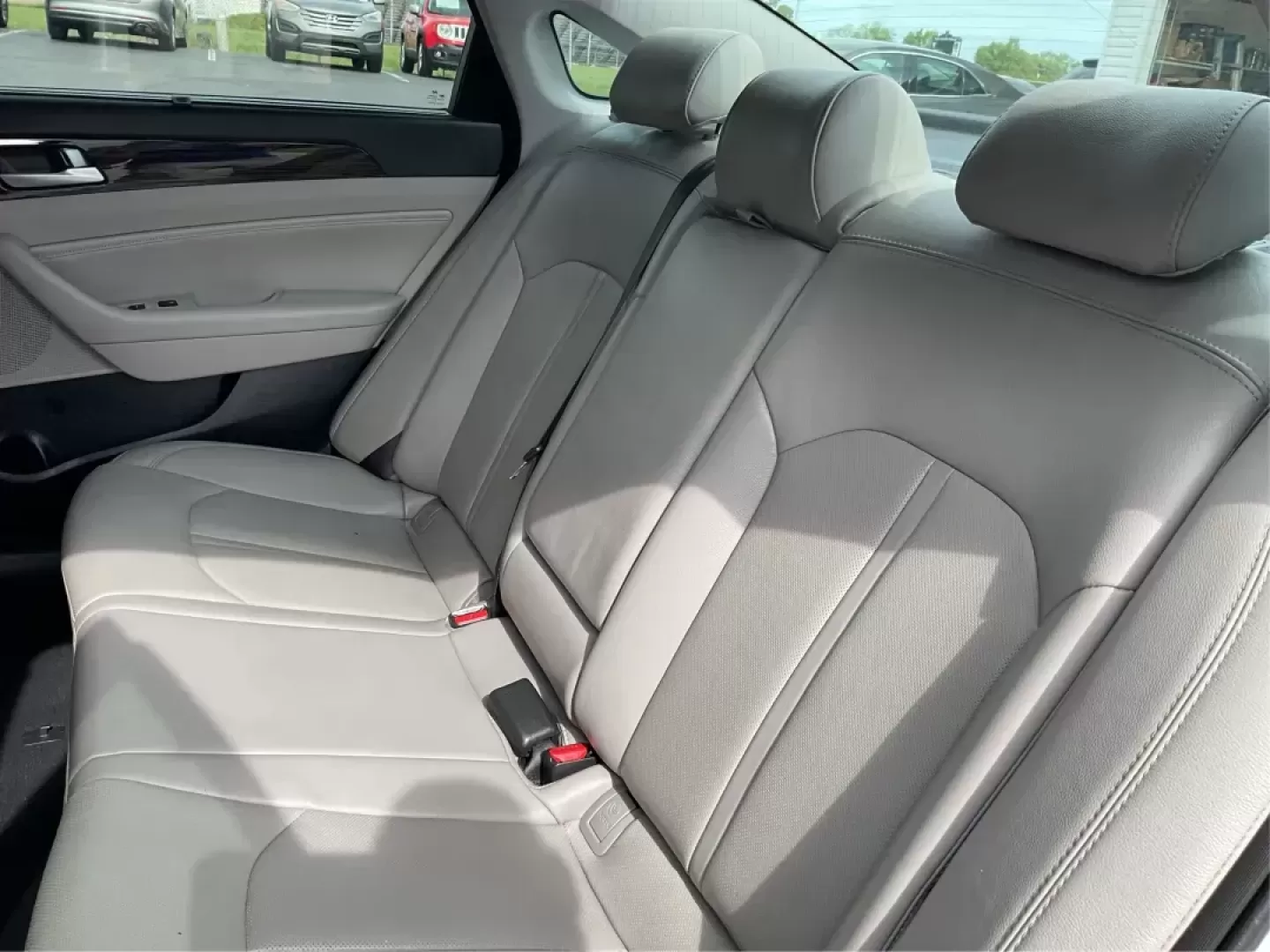 2015 Hyundai Sonata Limited (5NPE34AF6FH) with an 2.4L I-4 gasoline direct injection engine, located at 401 Woodman Dr, Riverside, OH, 45431, (937) 908-9800, 39.760899, -84.123421 - Photo#10