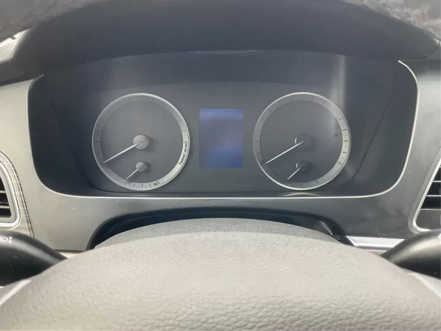 2015 Hyundai Sonata Limited (5NPE34AF6FH) with an 2.4L I-4 gasoline direct injection engine, located at 401 Woodman Dr, Riverside, OH, 45431, (937) 908-9800, 39.760899, -84.123421 - Photo#15