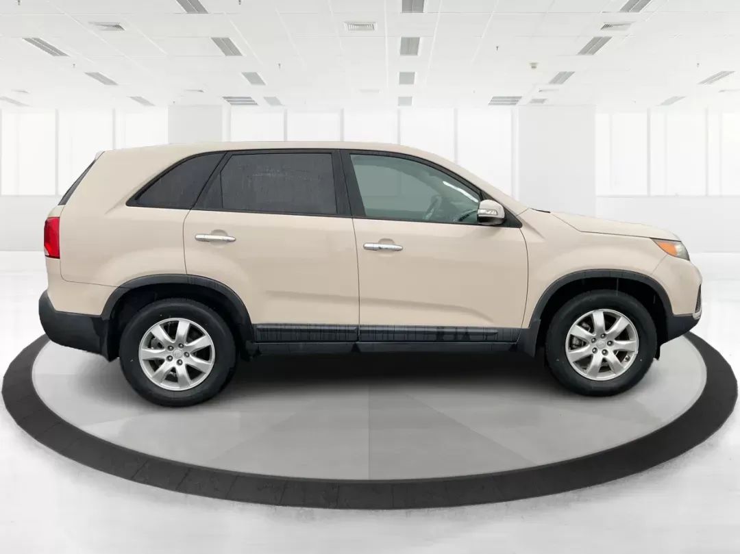 2011 Kia Sorento LX (5XYKT3A1XBG) with an 2.4L I-4 DOHC engine, located at 8750 N County Rd 25A, Piqua, OH, 45356, (937) 908-9800, 40.164391, -84.232513 - 2011 Kia Sorento LX - Photo#1