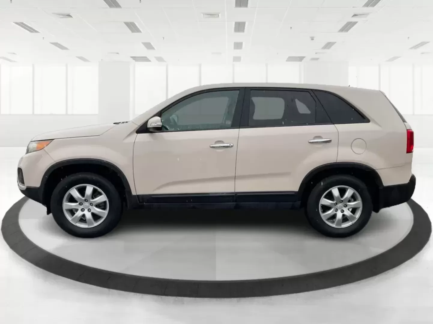 2011 Kia Sorento LX (5XYKT3A1XBG) with an 2.4L I-4 DOHC engine, located at 8750 N County Rd 25A, Piqua, OH, 45356, (937) 908-9800, 40.164391, -84.232513 - 2011 Kia Sorento LX - Photo#4