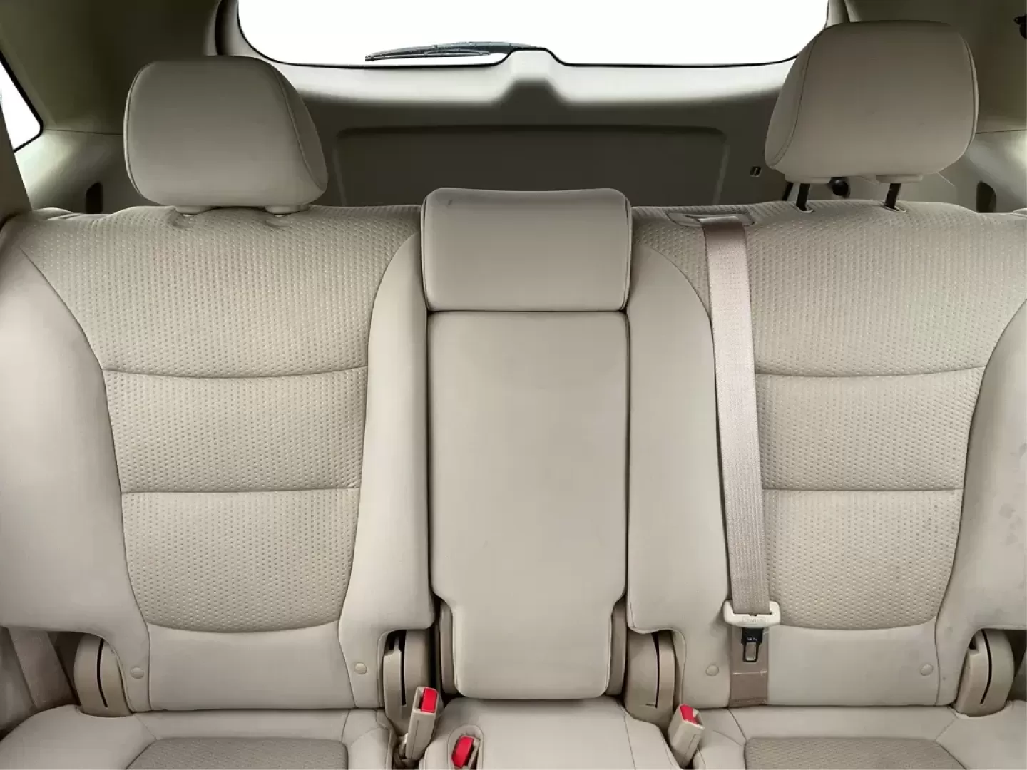 2011 Kia Sorento LX (5XYKT3A1XBG) with an 2.4L I-4 DOHC engine, located at 8750 N County Rd 25A, Piqua, OH, 45356, (937) 908-9800, 40.164391, -84.232513 - 2011 Kia Sorento LX - Photo#12