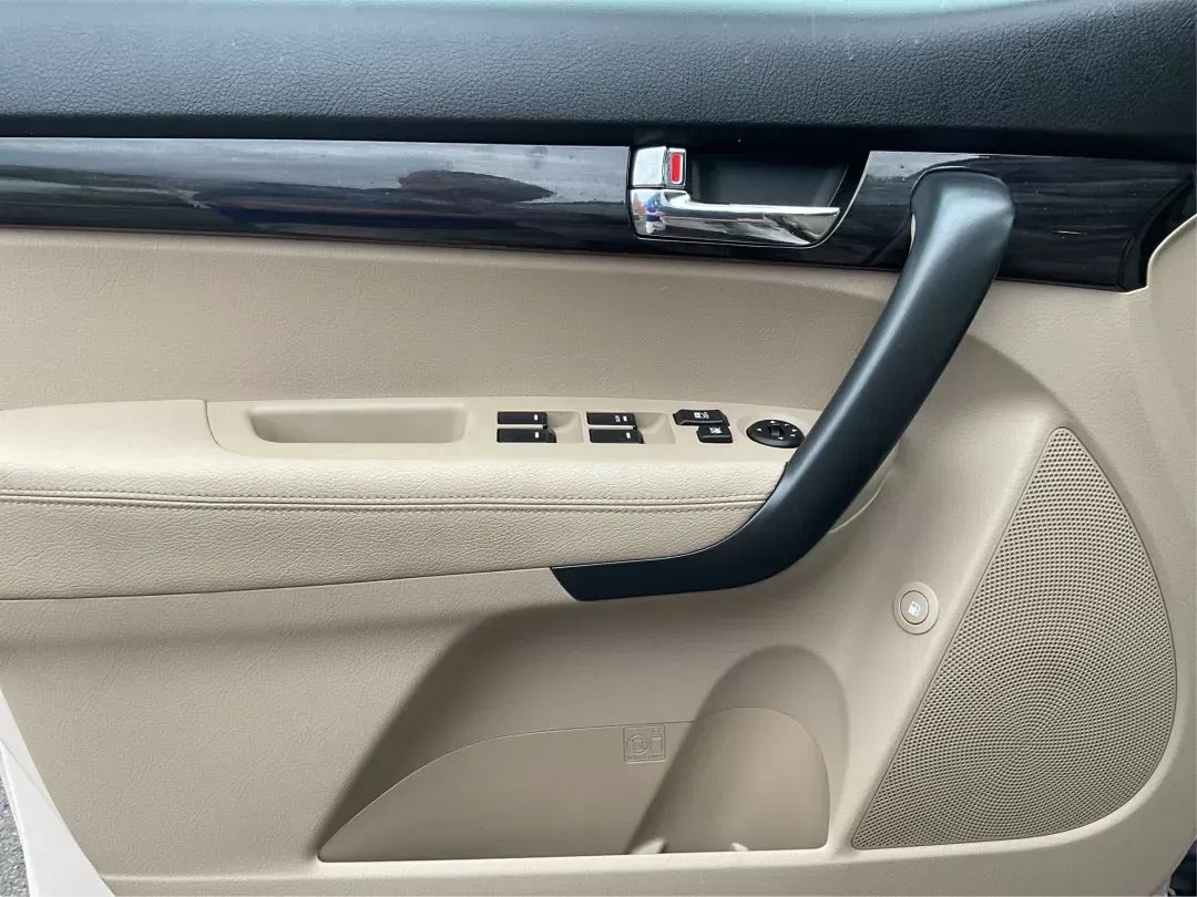 2011 Kia Sorento LX (5XYKT3A1XBG) with an 2.4L I-4 DOHC engine, located at 8750 N County Rd 25A, Piqua, OH, 45356, (937) 908-9800, 40.164391, -84.232513 - 2011 Kia Sorento LX - Photo#15