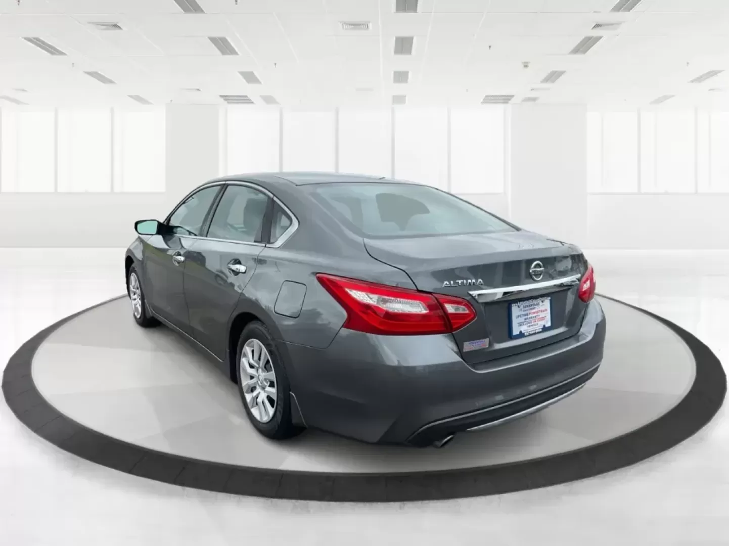 2017 Nissan Altima 2.5 S (1N4AL3APXHC) with an 2.5L I-4 DOHC engine, located at 401 Woodman Dr, Riverside, OH, 45431, (937) 908-9800, 39.760899, -84.123421 - 2017 Nissan Altima 2.5 S - Photo#4