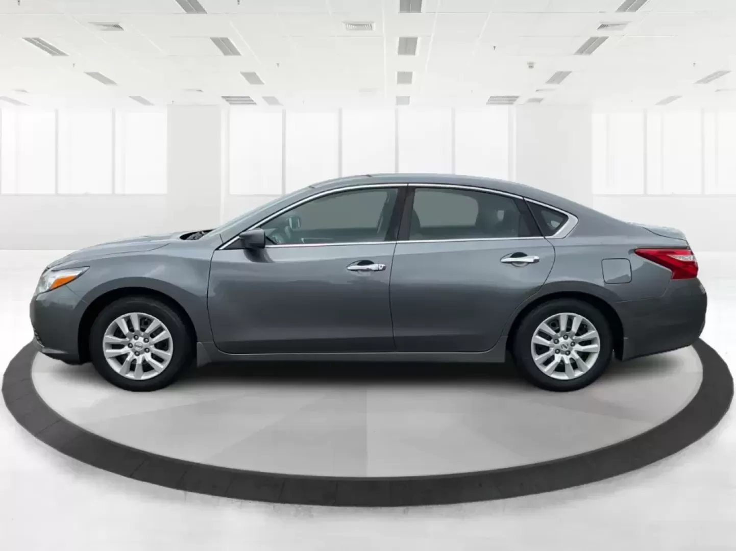 2017 Nissan Altima 2.5 S (1N4AL3APXHC) with an 2.5L I-4 DOHC engine, located at 401 Woodman Dr, Riverside, OH, 45431, (937) 908-9800, 39.760899, -84.123421 - 2017 Nissan Altima 2.5 S - Photo#5