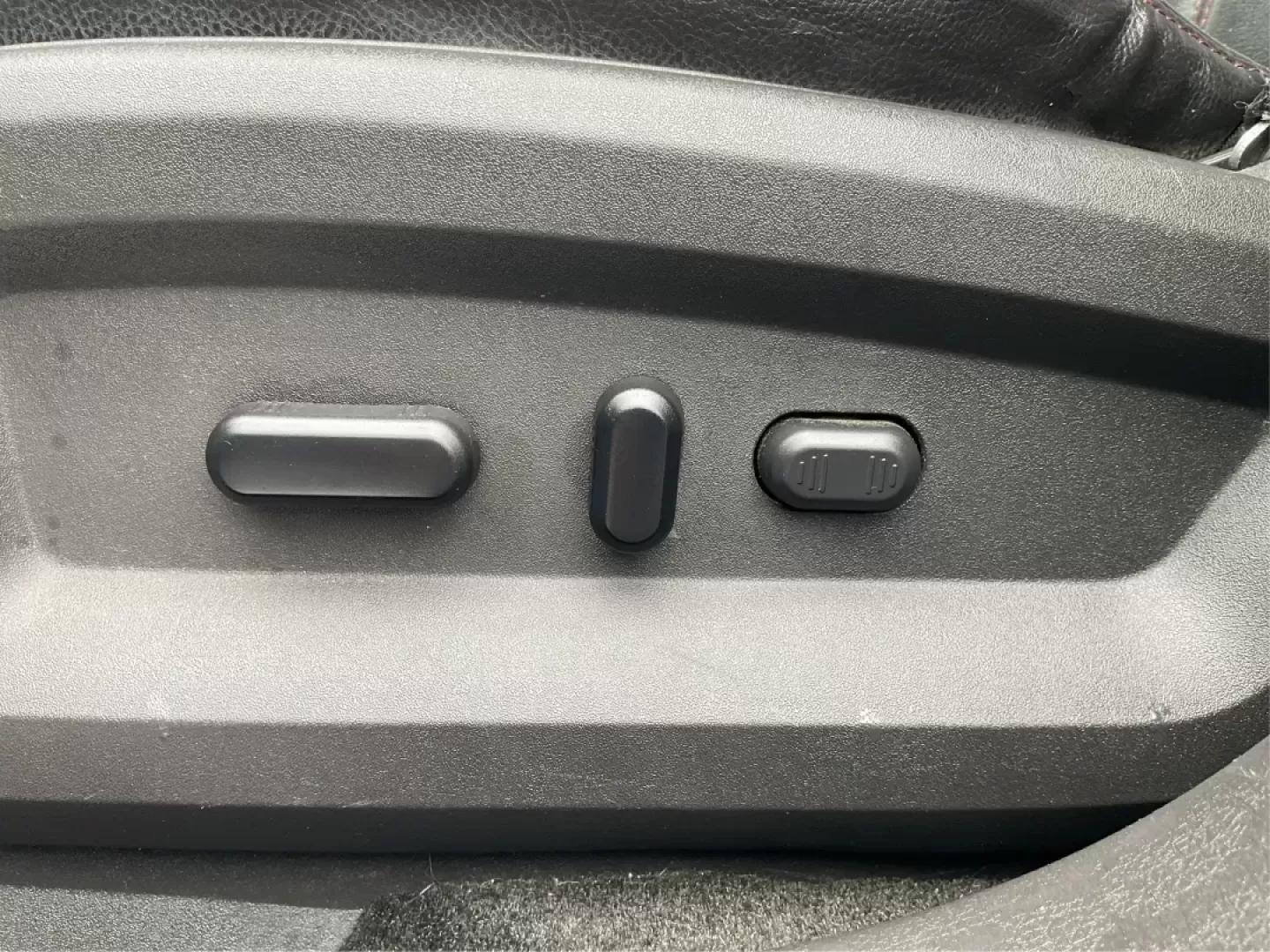 2013 Ford Edge Limited (2FMDK4KC6DB) with an 3.5L V-6 DOHC engine, located at 1184 Kauffman Ave, Fairborn, OH, 45324, (937) 908-9800, 39.807072, -84.030914 - 2013 Ford Edge Limited - Photo#17