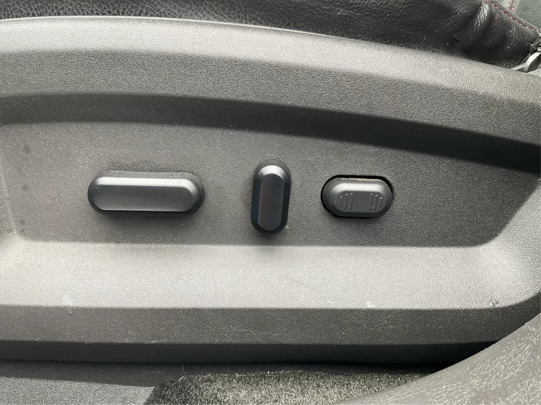 2013 Ford Edge Limited (2FMDK4KC6DB) with an 3.5L V-6 DOHC engine, located at 1184 Kauffman Ave, Fairborn, OH, 45324, (937) 908-9800, 39.807072, -84.030914 - 2013 Ford Edge Limited - Photo#17