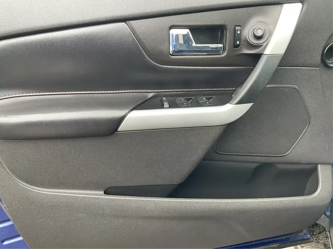 2013 Ford Edge Limited (2FMDK4KC6DB) with an 3.5L V-6 DOHC engine, located at 1184 Kauffman Ave, Fairborn, OH, 45324, (937) 908-9800, 39.807072, -84.030914 - 2013 Ford Edge Limited - Photo#18