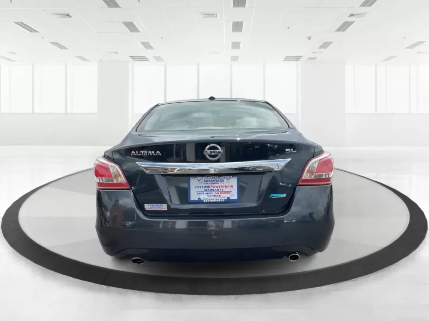 2013 Nissan Altima 2.5 SL (1N4AL3AP9DN) with an 2.5L I-4 DOHC engine, located at 880 E. National Road, Vandalia, OH, 45377, (937) 908-9800, 39.891918, -84.183594 - Photo#4