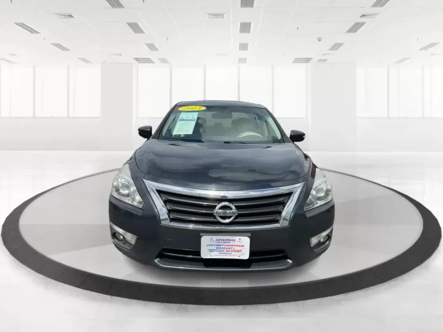 2013 Nissan Altima 2.5 SL (1N4AL3AP9DN) with an 2.5L I-4 DOHC engine, located at 880 E. National Road, Vandalia, OH, 45377, (937) 908-9800, 39.891918, -84.183594 - Photo#7