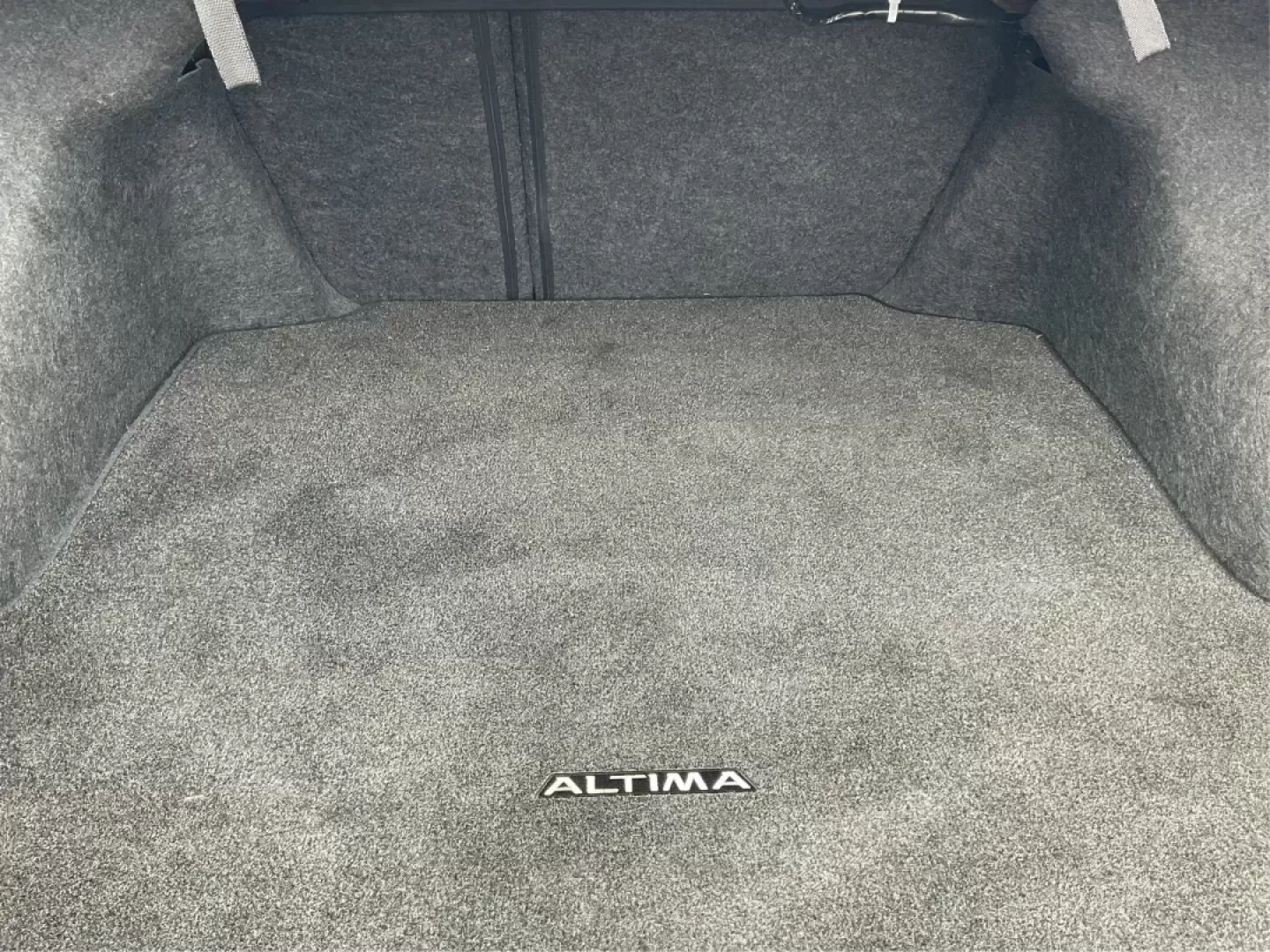 2013 Nissan Altima 2.5 SL (1N4AL3AP9DN) with an 2.5L I-4 DOHC engine, located at 880 E. National Road, Vandalia, OH, 45377, (937) 908-9800, 39.891918, -84.183594 - Photo#12