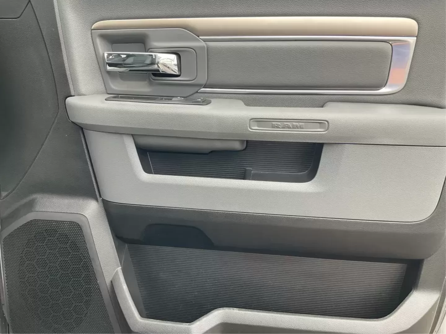 2013 Ram 1500 Big Horn (1C6RR7GT4DS) with an HEMI 5.7L V-8 variable valve control engine, located at 1951 S Dayton Lakeview Rd., New Carlisle, OH, 45344, (937) 908-9800, 39.890999, -84.050255 - 2013 Ram 1500 Big Horn - Photo#18