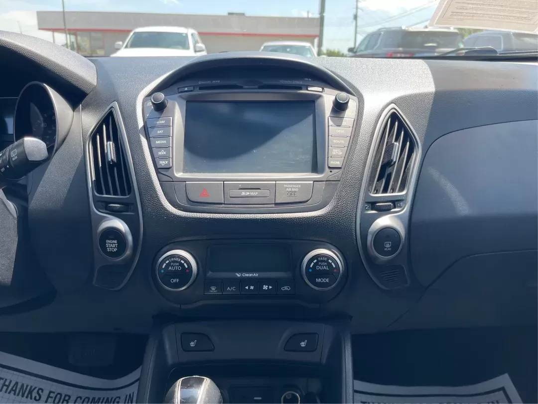 2015 Hyundai Tucson Limited (KM8JUCAG0FU) with an Theta II 2.4L I-4 gasoline direct injection engine, located at 401 Woodman Dr, Riverside, OH, 45431, (937) 908-9800, 39.760899, -84.123421 - 2015 Hyundai Tucson Limited - Photo#12