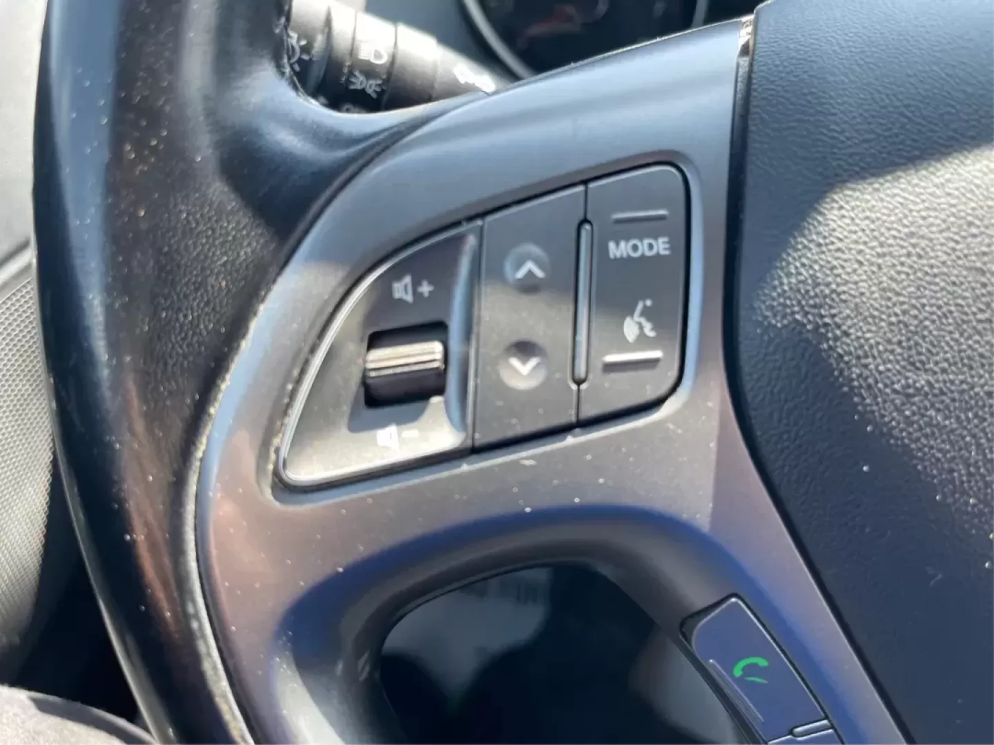 2015 Hyundai Tucson Limited (KM8JUCAG0FU) with an Theta II 2.4L I-4 gasoline direct injection engine, located at 401 Woodman Dr, Riverside, OH, 45431, (937) 908-9800, 39.760899, -84.123421 - 2015 Hyundai Tucson Limited - Photo#15