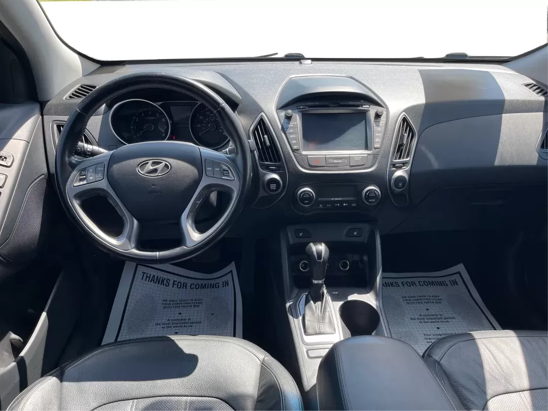 2015 Hyundai Tucson Limited (KM8JUCAG0FU) with an Theta II 2.4L I-4 gasoline direct injection engine, located at 401 Woodman Dr, Riverside, OH, 45431, (937) 908-9800, 39.760899, -84.123421 - 2015 Hyundai Tucson Limited - Photo#20