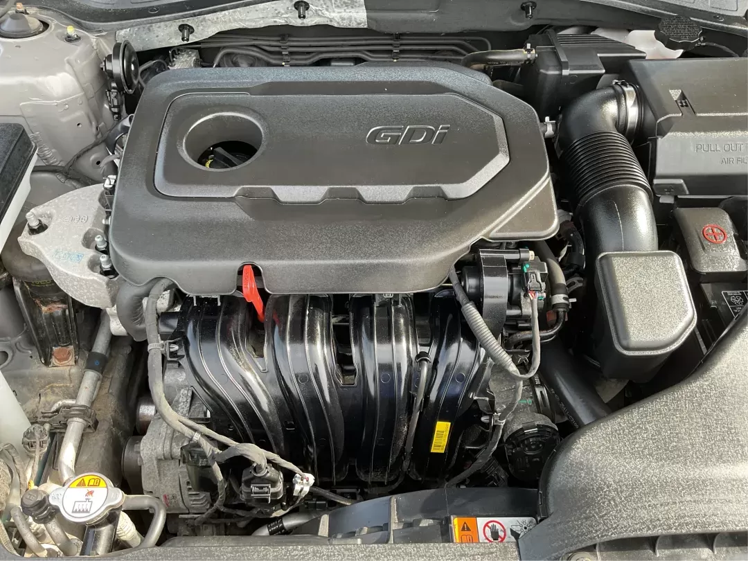 2018 Kia Optima EX (5XXGU4L36JG) with an Theta II 2.4L I-4 gasoline direct injection engine, located at 880 E. National Road, Vandalia, OH, 45377, (937) 908-9800, 39.891918, -84.183594 - 2018 Kia Optima EX - Photo#9
