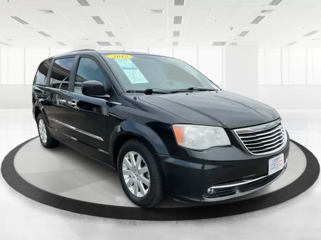 photo of 2015 Chrysler Town  and  Country Touring