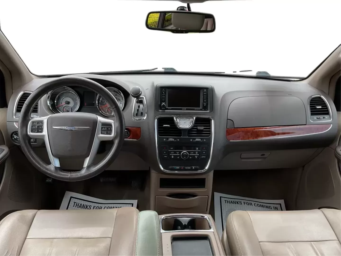 2015 Chrysler Town and Country Touring (2C4RC1BG2FR) with an 3.6L V-6 DOHC engine, located at 4508 South Dixie Dr, Moraine, OH, 45439, (937) 908-9800, 39.689976, -84.218452 - Photo#20
