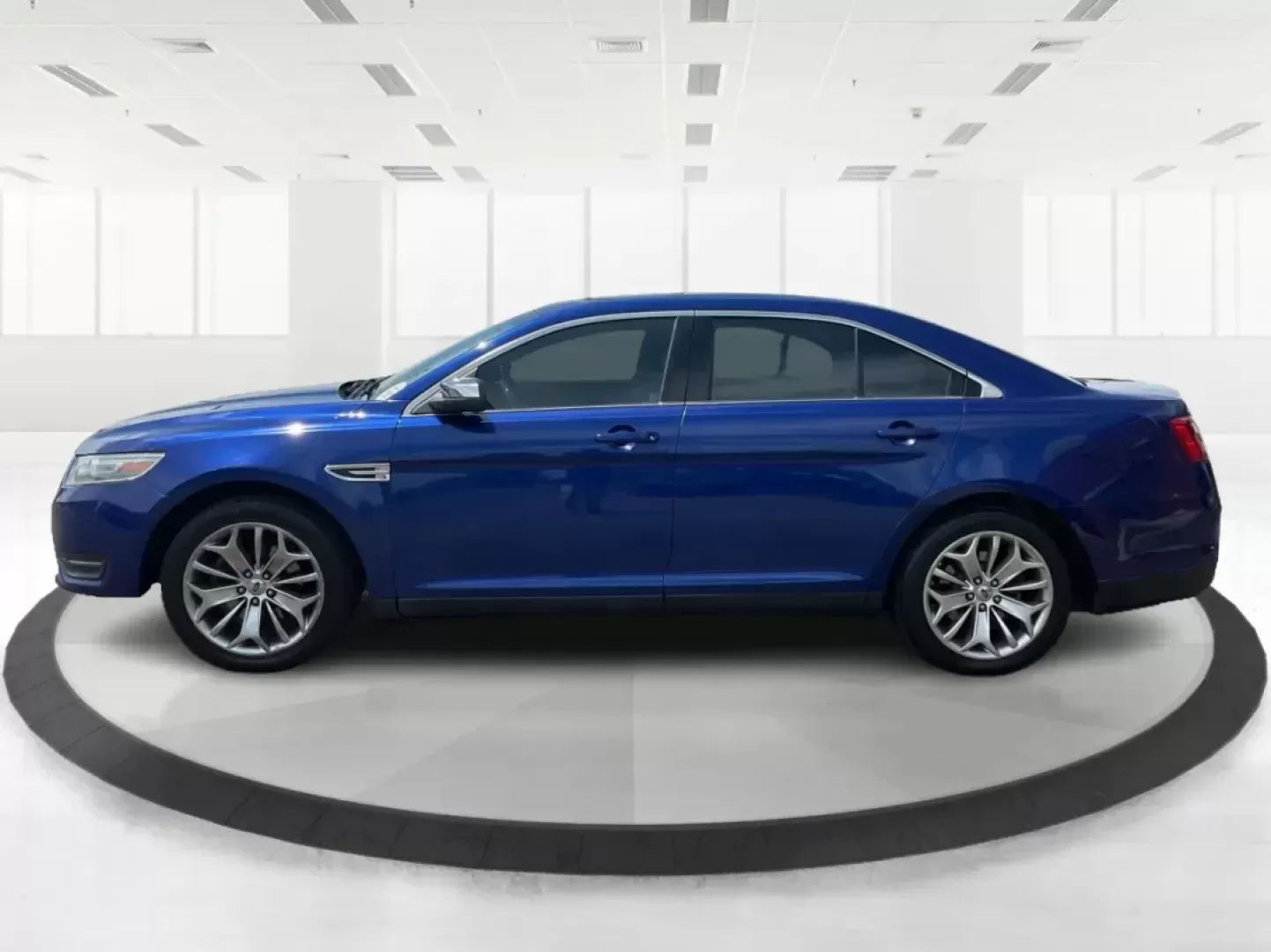 2013 Ford Taurus Limited (1FAHP2F80DG) with an 3.5L V-6 DOHC engine, located at 1184 Kauffman Ave, Fairborn, OH, 45324, (937) 908-9800, 39.807072, -84.030914 - 2013 Ford Taurus Limited - Photo#4