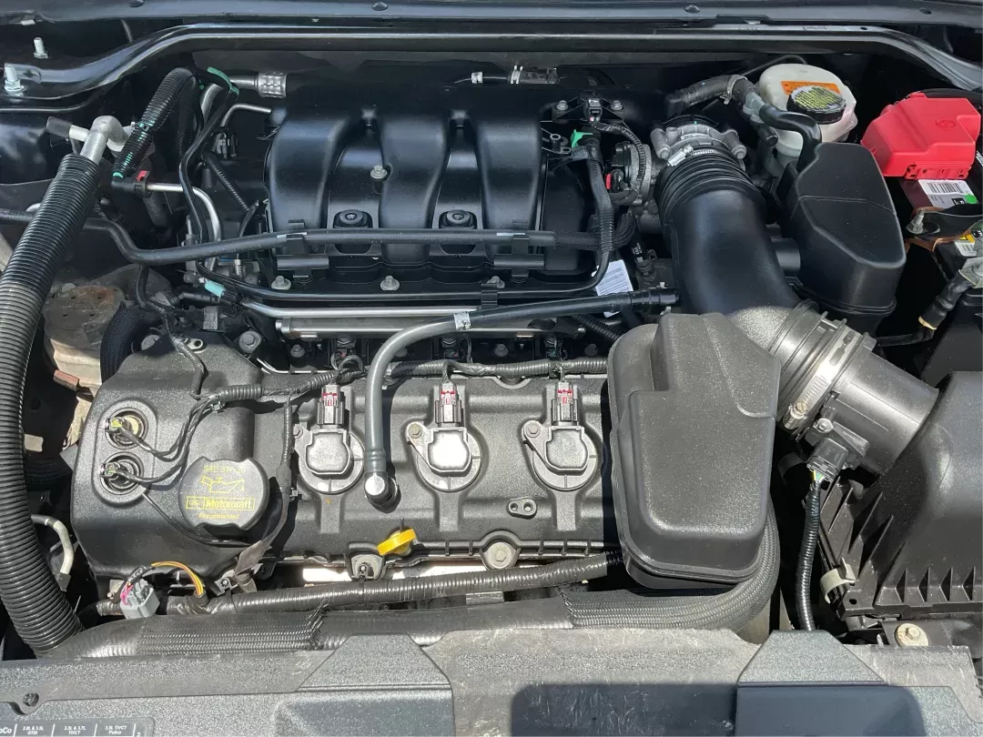 2013 Ford Taurus Limited (1FAHP2F80DG) with an 3.5L V-6 DOHC engine, located at 1184 Kauffman Ave, Fairborn, OH, 45324, (937) 908-9800, 39.807072, -84.030914 - 2013 Ford Taurus Limited - Photo#9