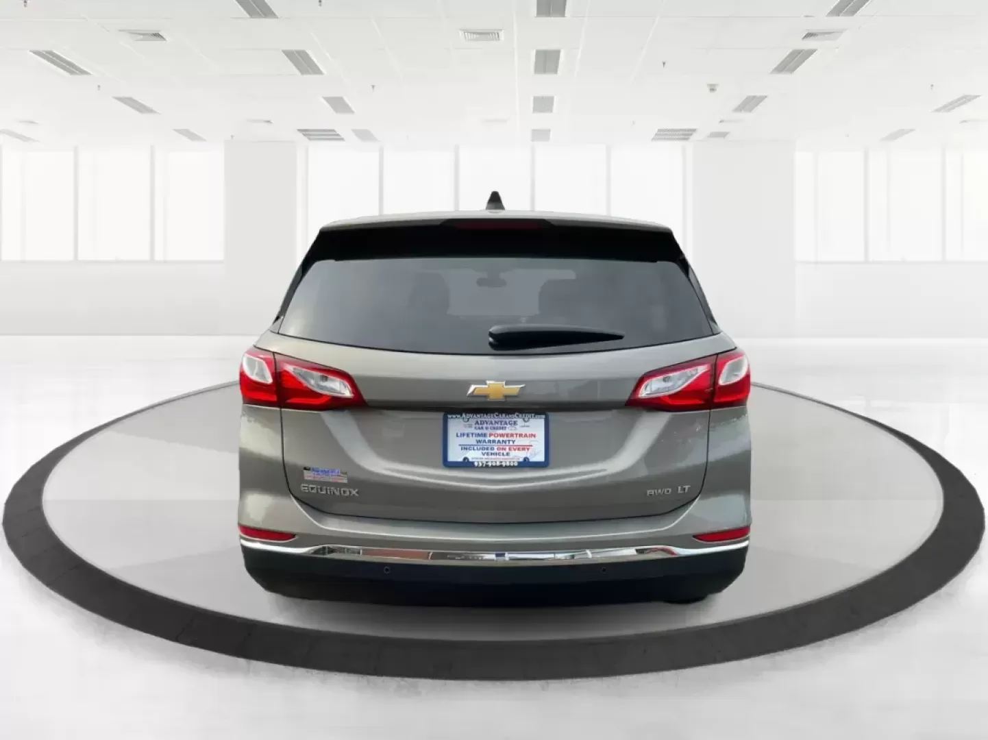 2018 Chevrolet Equinox LT (3GNAXSEV5JS) with an 1.5L I-4 gasoline direct injection engine, located at 8750 N County Rd 25A, Piqua, OH, 45356, (937) 908-9800, 40.164391, -84.232513 - Photo#2