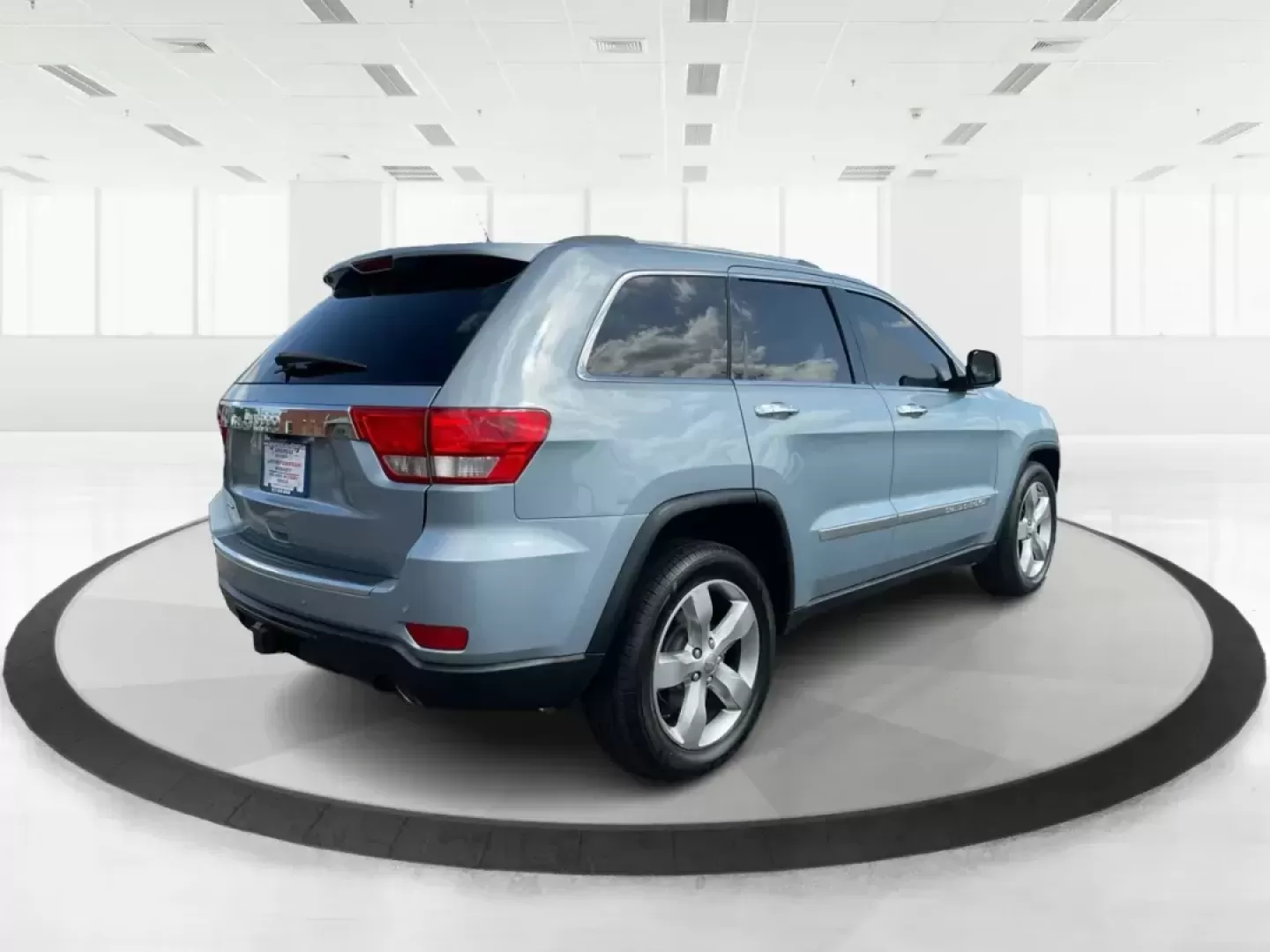 2012 Jeep Grand Cherokee Limited (1C4RJEBG5CC) with an Other engine, located at 880 E. National Road, Vandalia, OH, 45377, (937) 908-9800, 39.891918, -84.183594 - 2012 Jeep Grand Cherokee Limited - Photo#1