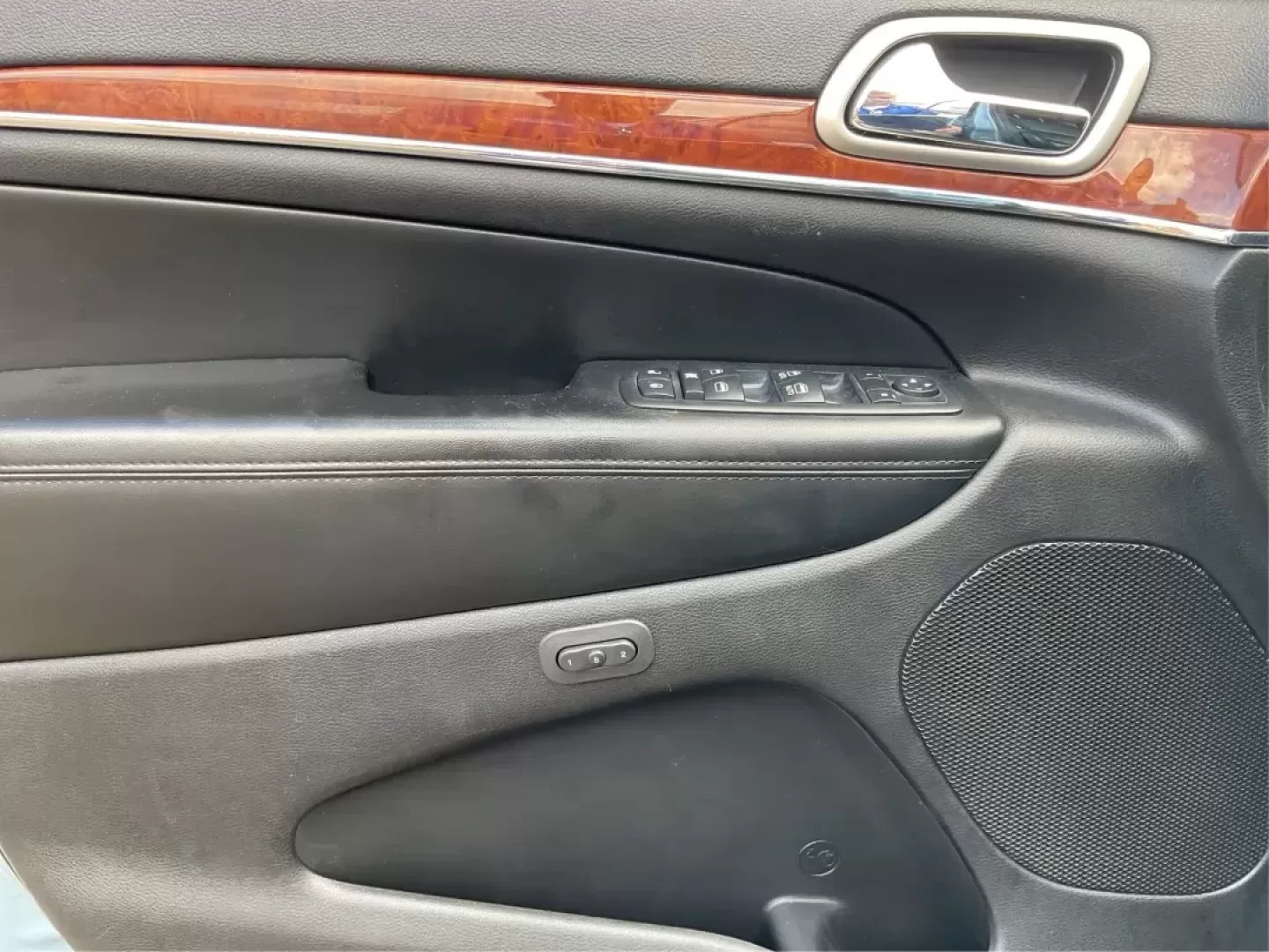 2012 Jeep Grand Cherokee Limited (1C4RJEBG5CC) with an Other engine, located at 880 E. National Road, Vandalia, OH, 45377, (937) 908-9800, 39.891918, -84.183594 - 2012 Jeep Grand Cherokee Limited - Photo#18