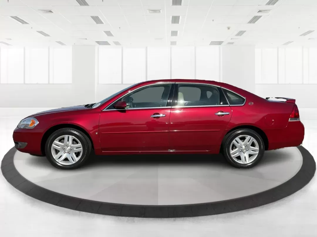 2007 Chevrolet Impala LTZ (2G1WU58R179) with an 3.9L V-6 variable valve control engine, located at 4508 South Dixie Dr, Moraine, OH, 45439, (937) 908-9800, 39.689976, -84.218452 - 2007 Chevrolet Impala LTZ - Photo#5