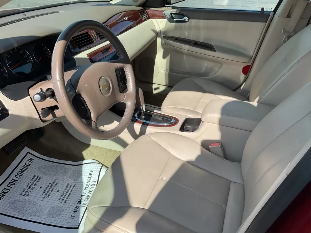 2007 Chevrolet Impala LTZ (2G1WU58R179) with an 3.9L V-6 variable valve control engine, located at 4508 South Dixie Dr, Moraine, OH, 45439, (937) 908-9800, 39.689976, -84.218452 - 2007 Chevrolet Impala LTZ - Photo#8