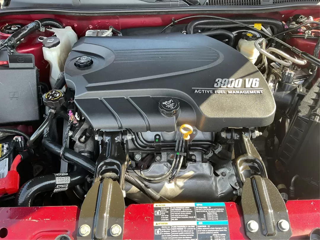 2007 Chevrolet Impala LTZ (2G1WU58R179) with an 3.9L V-6 variable valve control engine, located at 4508 South Dixie Dr, Moraine, OH, 45439, (937) 908-9800, 39.689976, -84.218452 - 2007 Chevrolet Impala LTZ - Photo#10