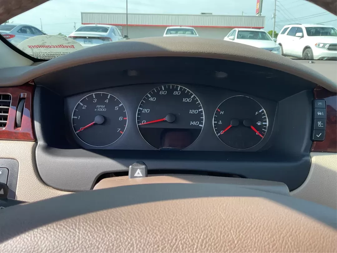 2007 Chevrolet Impala LTZ (2G1WU58R179) with an 3.9L V-6 variable valve control engine, located at 4508 South Dixie Dr, Moraine, OH, 45439, (937) 908-9800, 39.689976, -84.218452 - 2007 Chevrolet Impala LTZ - Photo#14