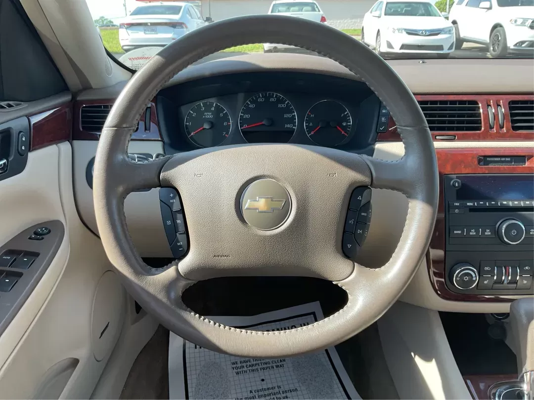 2007 Chevrolet Impala LTZ (2G1WU58R179) with an 3.9L V-6 variable valve control engine, located at 4508 South Dixie Dr, Moraine, OH, 45439, (937) 908-9800, 39.689976, -84.218452 - 2007 Chevrolet Impala LTZ - Photo#15