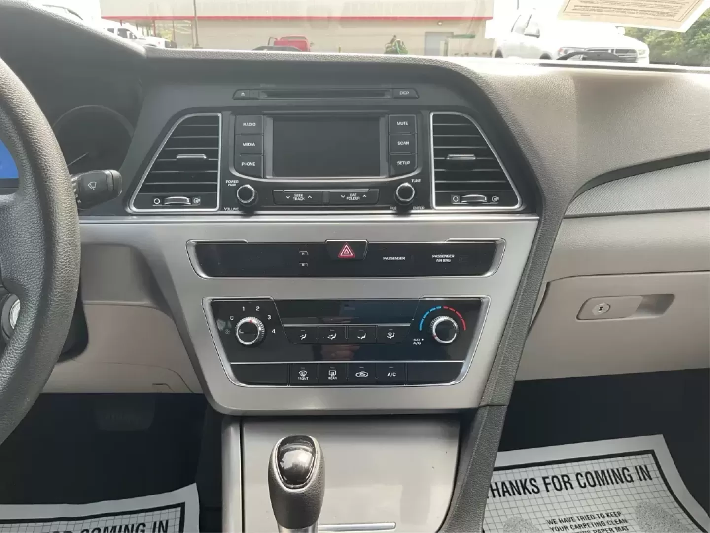 2015 Hyundai Sonata SE (5NPE24AF4FH) with an 2.4L I-4 gasoline direct injection engine, located at 4508 South Dixie Dr, Moraine, OH, 45439, (937) 908-9800, 39.689976, -84.218452 - 2015 Hyundai Sonata SE - Photo#12