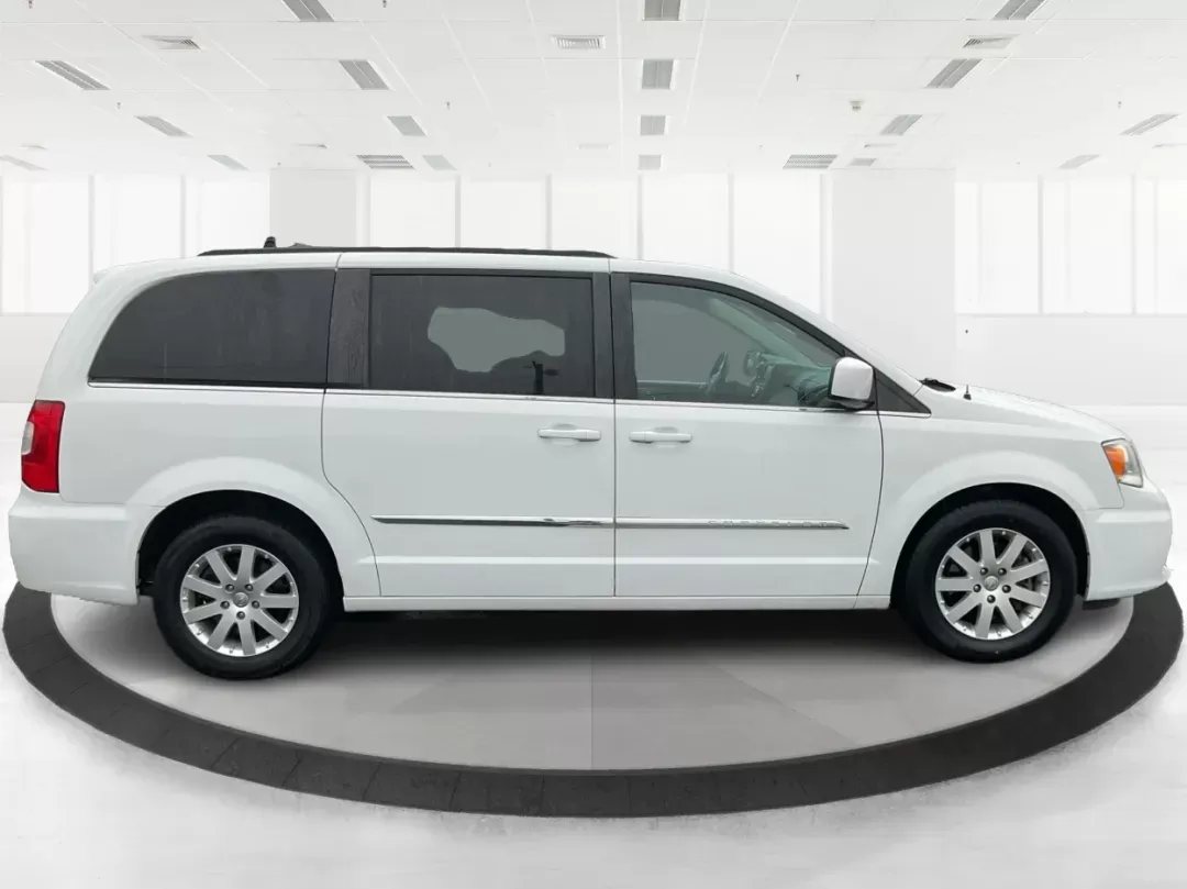 2016 Chrysler Town and Country Touring (2C4RC1BG6GR) with an Pentastar 3.6L V-6 DOHC engine, located at 1951 S Dayton Lakeview Rd., New Carlisle, OH, 45344, (937) 908-9800, 39.890999, -84.050255 - 2016 Chrysler Town and Country Touring - Photo#1