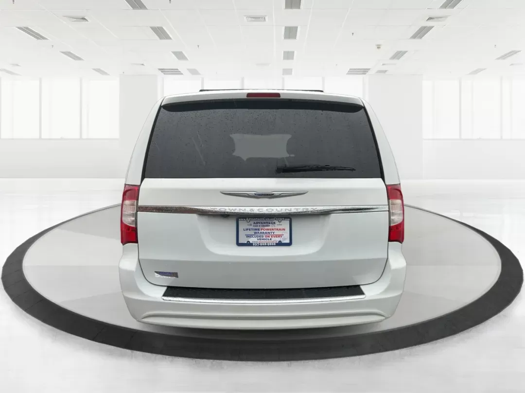 2016 Chrysler Town and Country Touring (2C4RC1BG6GR) with an Pentastar 3.6L V-6 DOHC engine, located at 1951 S Dayton Lakeview Rd., New Carlisle, OH, 45344, (937) 908-9800, 39.890999, -84.050255 - 2016 Chrysler Town and Country Touring - Photo#3