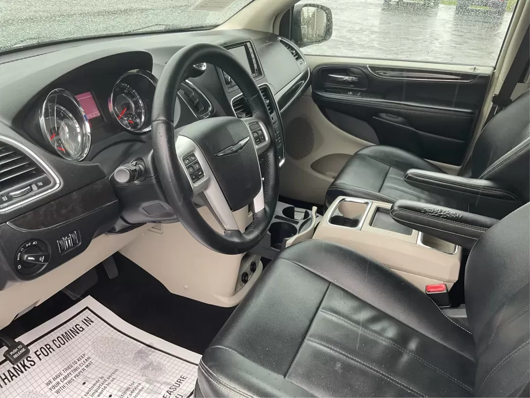 2016 Chrysler Town and Country Touring (2C4RC1BG6GR) with an Pentastar 3.6L V-6 DOHC engine, located at 1951 S Dayton Lakeview Rd., New Carlisle, OH, 45344, (937) 908-9800, 39.890999, -84.050255 - 2016 Chrysler Town and Country Touring - Photo#8
