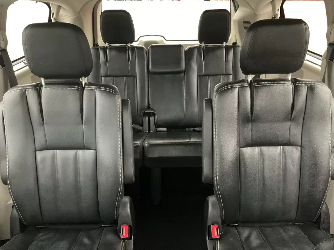2016 Chrysler Town and Country Touring (2C4RC1BG6GR) with an Pentastar 3.6L V-6 DOHC engine, located at 1951 S Dayton Lakeview Rd., New Carlisle, OH, 45344, (937) 908-9800, 39.890999, -84.050255 - 2016 Chrysler Town and Country Touring - Photo#13