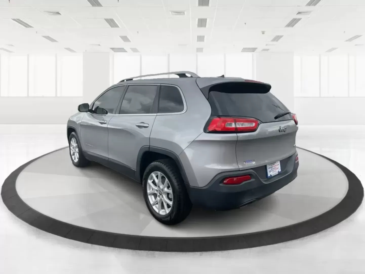2014 Jeep Cherokee Latitude (1C4PJLCB4EW) with an Other engine, located at 1951 S Dayton Lakeview Rd., New Carlisle, OH, 45344, (937) 908-9800, 39.890999, -84.050255 - Photo#2