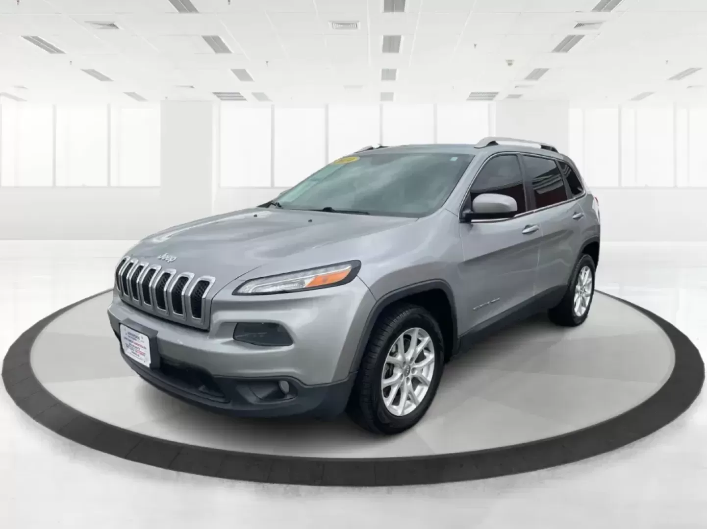 2014 Jeep Cherokee Latitude (1C4PJLCB4EW) with an Other engine, located at 1951 S Dayton Lakeview Rd., New Carlisle, OH, 45344, (937) 908-9800, 39.890999, -84.050255 - Photo#4