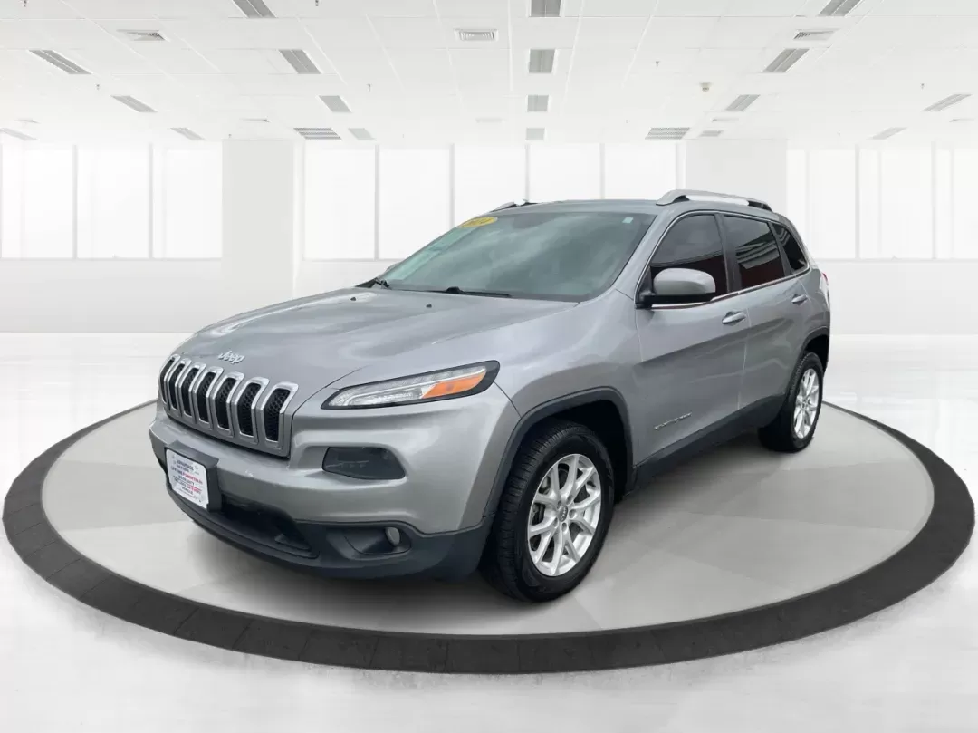 2014 Jeep Cherokee Latitude (1C4PJLCB4EW) with an Other engine, located at 1951 S Dayton Lakeview Rd., New Carlisle, OH, 45344, (937) 908-9800, 39.890999, -84.050255 - Photo#4
