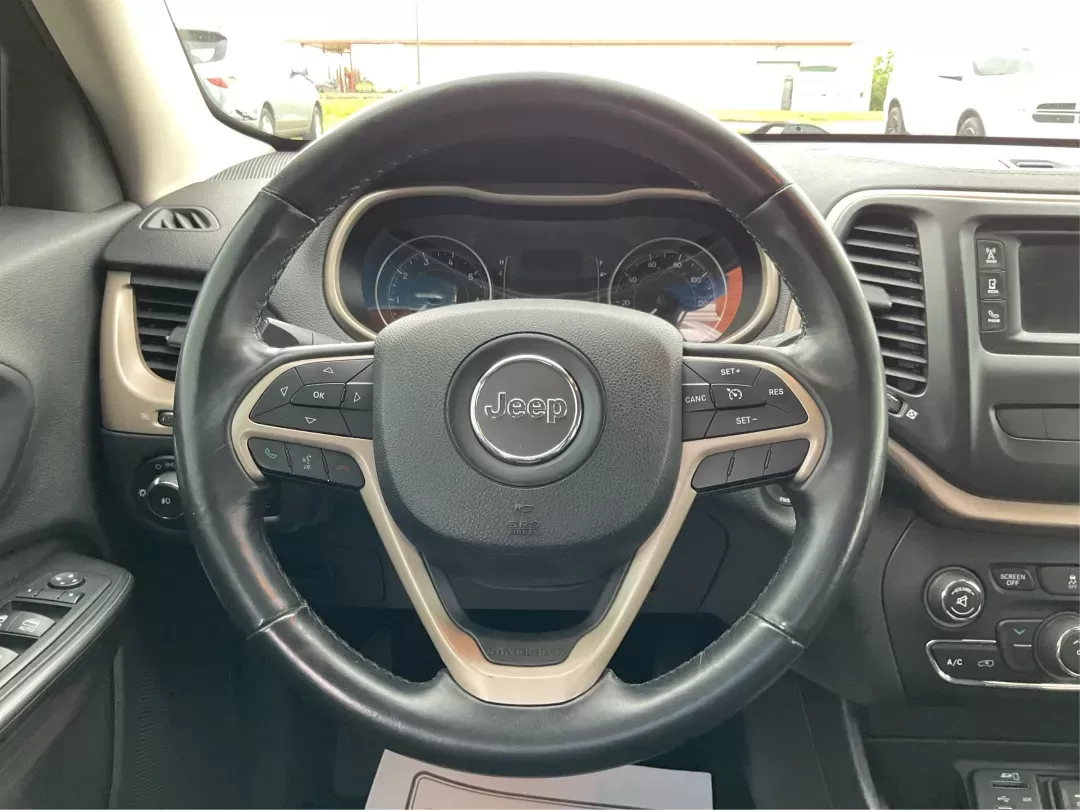 2014 Jeep Cherokee Latitude (1C4PJLCB4EW) with an Other engine, located at 1951 S Dayton Lakeview Rd., New Carlisle, OH, 45344, (937) 908-9800, 39.890999, -84.050255 - Photo#14