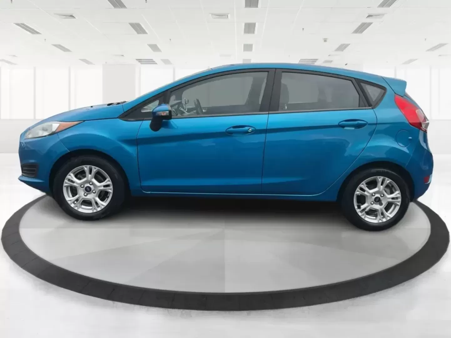 2016 Ford Fiesta SE (3FADP4EJ7GM) with an Other engine, located at 4508 South Dixie Dr, Moraine, OH, 45439, (937) 908-9800, 39.689976, -84.218452 - Photo#3
