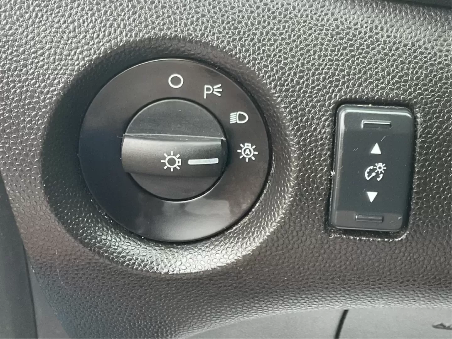 2016 Ford Fiesta SE (3FADP4EJ7GM) with an Other engine, located at 4508 South Dixie Dr, Moraine, OH, 45439, (937) 908-9800, 39.689976, -84.218452 - Photo#15