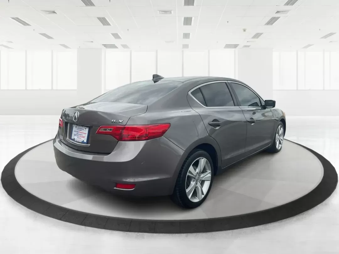 2013 Acura ILX 2.0L (19VDE1F7XDE) with an 2L I-4 i-VTEC variable valve control engine, located at 401 Woodman Dr, Riverside, OH, 45431, (937) 908-9800, 39.760899, -84.123421 - 2013 Acura ILX 2.0L - Photo#0