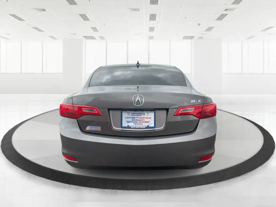 2013 Acura ILX 2.0L (19VDE1F7XDE) with an 2L I-4 i-VTEC variable valve control engine, located at 401 Woodman Dr, Riverside, OH, 45431, (937) 908-9800, 39.760899, -84.123421 - 2013 Acura ILX 2.0L - Photo#1
