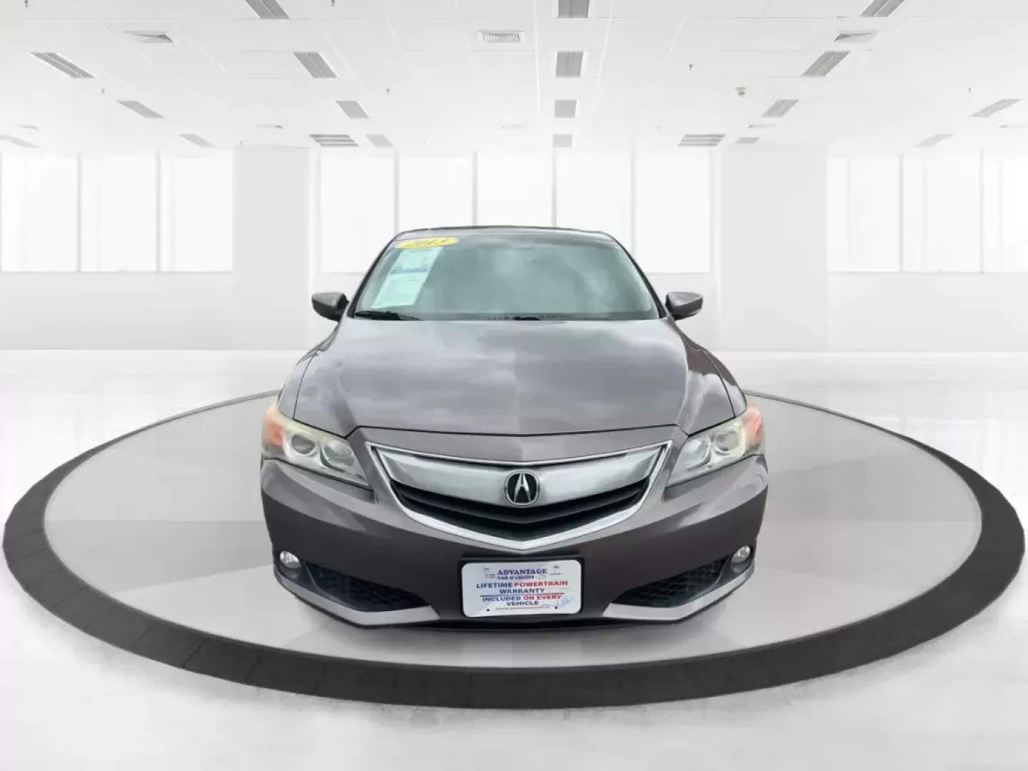 2013 Acura ILX 2.0L (19VDE1F7XDE) with an 2L I-4 i-VTEC variable valve control engine, located at 401 Woodman Dr, Riverside, OH, 45431, (937) 908-9800, 39.760899, -84.123421 - Photo#5