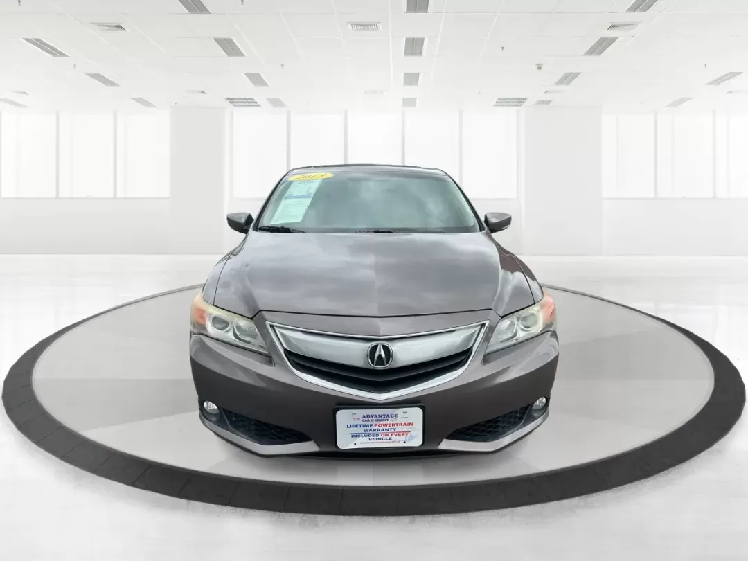 2013 Acura ILX 2.0L (19VDE1F7XDE) with an 2L I-4 i-VTEC variable valve control engine, located at 401 Woodman Dr, Riverside, OH, 45431, (937) 908-9800, 39.760899, -84.123421 - 2013 Acura ILX 2.0L - Photo#5
